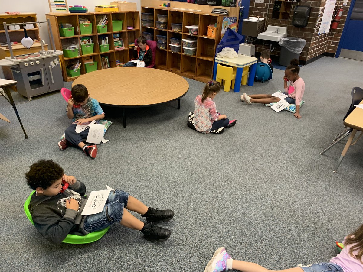 AlexisChin4's tweet photo. Friday funday : students get to use whisper phones to read their Hubbard cupboard books. Best part flexible seating. ❣️ https://t.co/oio2o41ldf