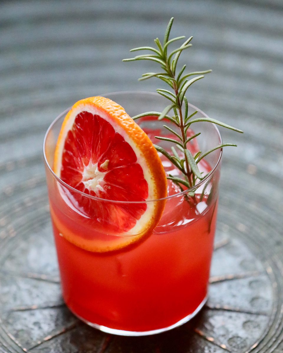 #dryjanuary collab feat. <a href="/elementshrub/">Element [Shrub]</a> ginger lime &amp; <a href="/HellaCocktailCo/">Hella Cocktail Co.</a> dry bitters and soda