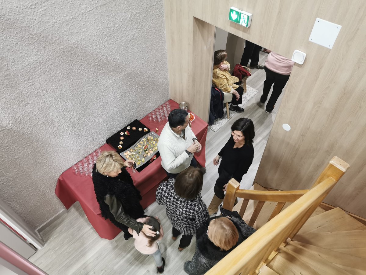 SCJA_franchise's tweet photo. Inauguration du nouveau centre #minceur &amp; #BienEtre Efféa à Brignais (69530). Félicitations à notre franchisée Élodie pour ce bel évènement.  

#Efféa #Franchise https://t.co/Pa9reZcoK5