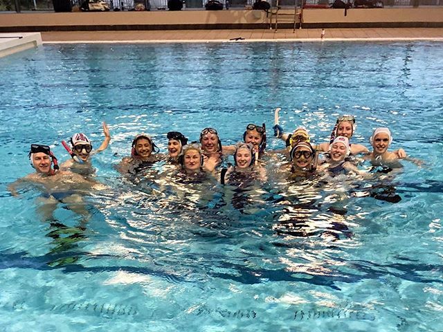 Sussex Wickham ladies training hard ahead of ladies nationals + great opposition 👏🏻🏊🏻‍♀️🏑
.
.
.
#RoadToTheGold #ladiesnationals #k2 #womenpower #nationals #GbUWH #Hockey
#UWH #UnderWaterHockey #BOA ift.tt/2TdPtEv