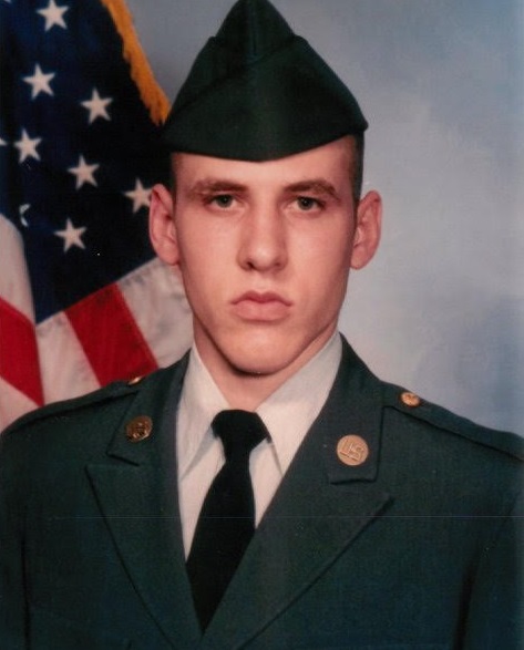 FallenPatriots's tweet photo. U.S. Army Serviceman Casey Elwin Howe lost his life in the Army while on active duty. His son Jaymie says of his father, “My father is a hero to me and everyone who knows of his service. He is my inspiration in just about everything I accomplish.” #FallenFriday #FallenPatriots https://t.co/QNd6qiF3PP