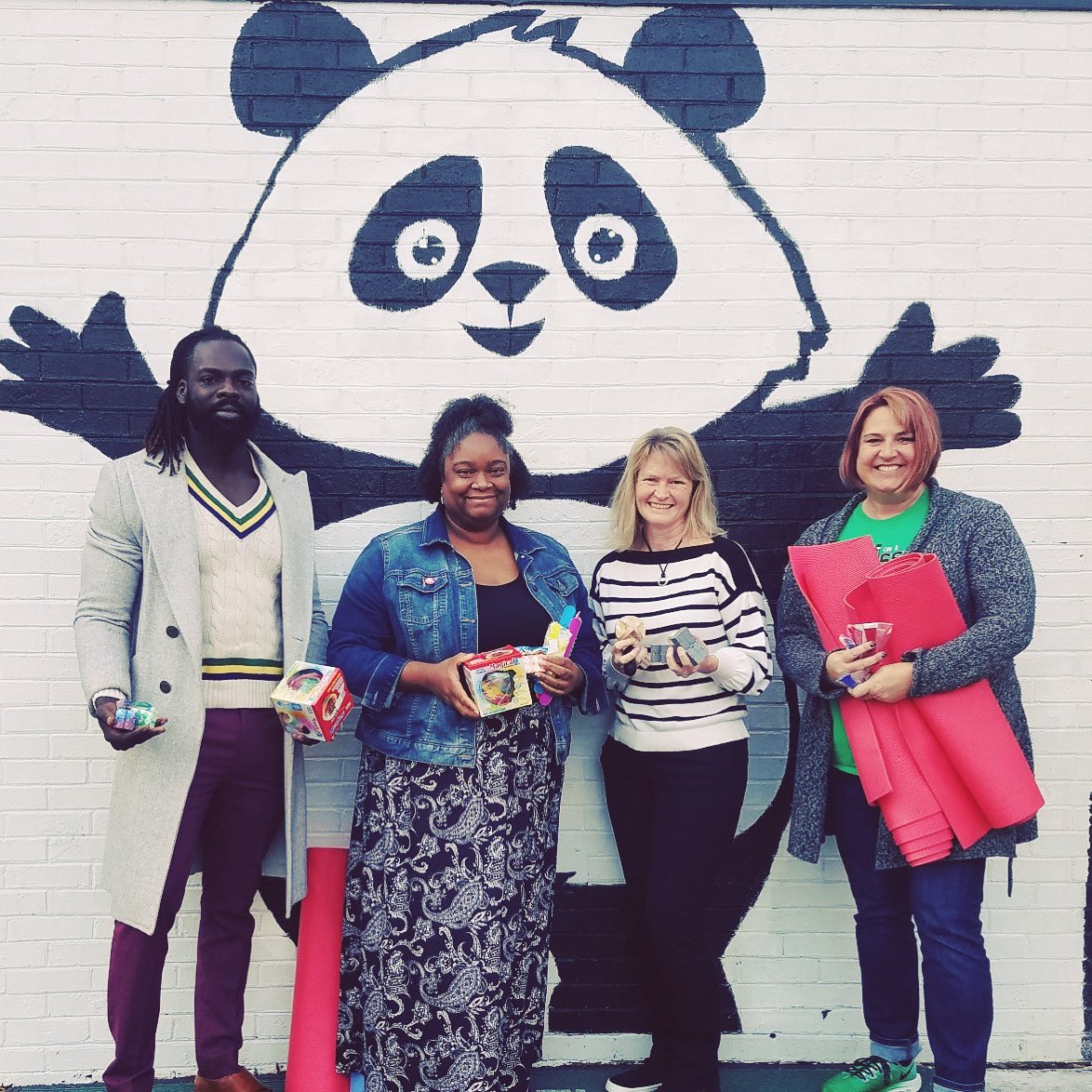 JenniferSeal6's tweet photo. #relationshipsmatter #communitypartners #HEF #familyrestoration #blessed #thankful #HCS #pandapride https://t.co/x0XElUe8n7