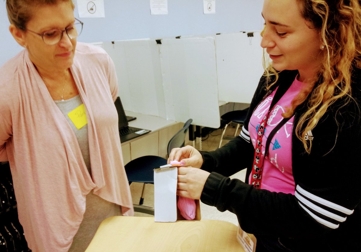 Mary_Murphy17's tweet image. Kickin' Kindergarten fun in the Keys w/ @PLTWorg biomedical activities!Welcome, 5 new schools to #PLTW PreK-5 Launch @keysschools. Fabulous start to the district training w/Master Teachers, Jenille @JenilleWoodruff &amp;amp; Carla! Thank you @flkeysstem inspiring STEM PLTW PreK-12!