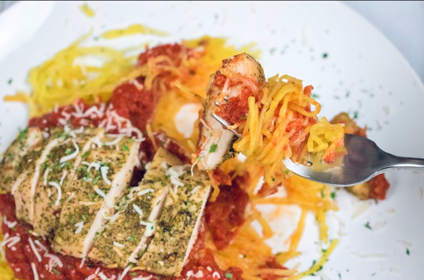 MonteBene's tweet photo. Take on this spaghetti squash with chicken recipe 🍝 The link is in our bio! https://t.co/hIv7riNQC7