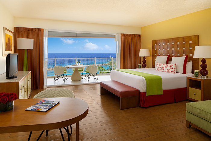 SunscapeCuracao's tweet photo. "Upgrade your booking to #SunClub and enjoy privileges locations and exclusive perks! Click here to learn more 👉 https://t.co/kobJwLX1MZ
 #Tip: DM us to upgrade your room prior arrival! 
 #SunscapeCuracao #SunscapeResorts" https://t.co/soGzxQcS4S
