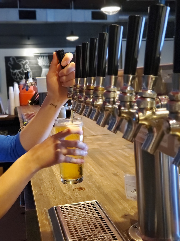 secondselfbeer's tweet photo. Stop by for $3 pints from 3-6PM!!
*
*
*
#sipsecondself #secondselfbeer #drinklocal #beerstagram #instabeer #beerlover https://t.co/kP4GHGAs2H
