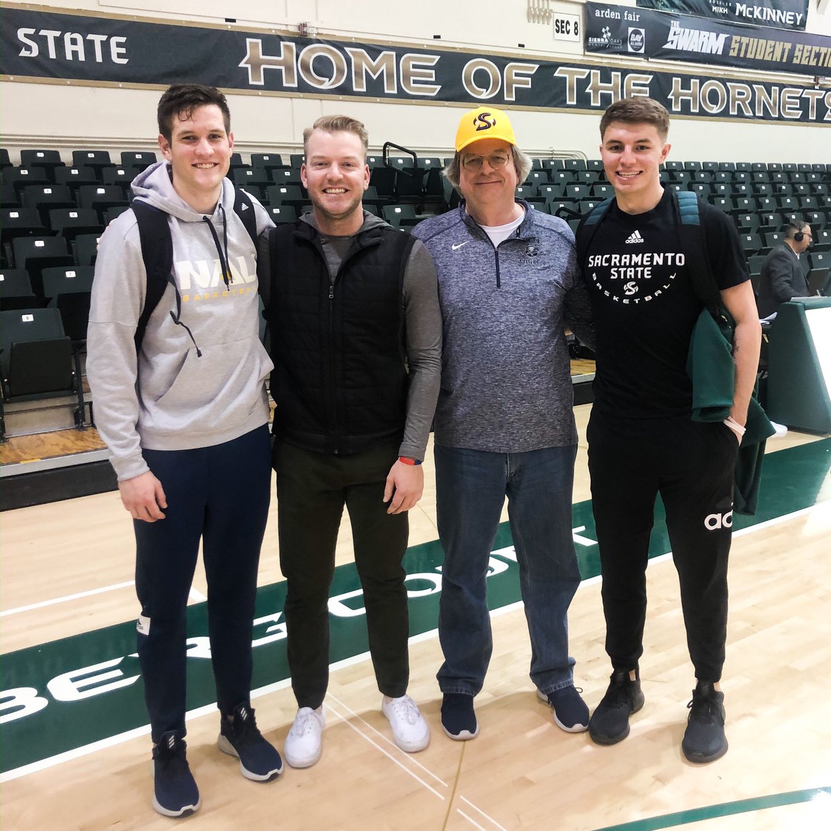 VDLbasketball's tweet photo. Once an Eagle, ALWAYS an Eagle! VDL Coaches Tim and Jordan Weir and Vista Talons players came out to support 2017 alumni @williamfitzII (Sacramento State) &amp; @lukeavdo9 (Northern Arizona). Good luck to both of you this season-keep making us PROUD🦅💪🏼@telegraphmlong https://t.co/qvHYWKdyTd