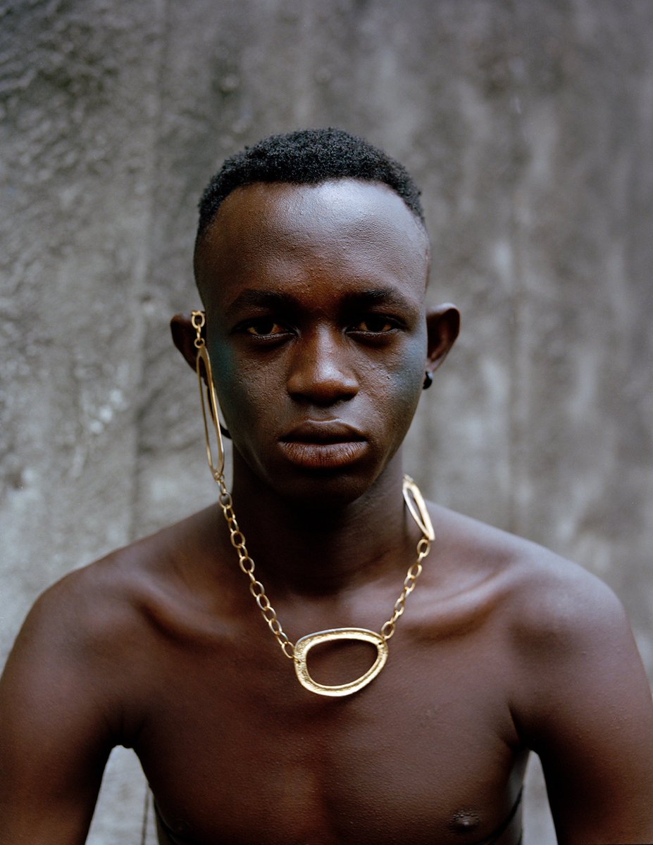 NataalMedia's tweet photo. Timeless looks by Nigerian labels @IAMISIGO , @gozelclothes and Ré Lagos feature in this fashion story by Jesse Navarre Vos and @iamdanielobasi. See the full shoot and film on Nataal now.
https://t.co/O0yaBo1d3A
#nataalmedia #iamisigo #gozelgreen #relagos #freshhorizons https://t.co/hZgWzRo2Or