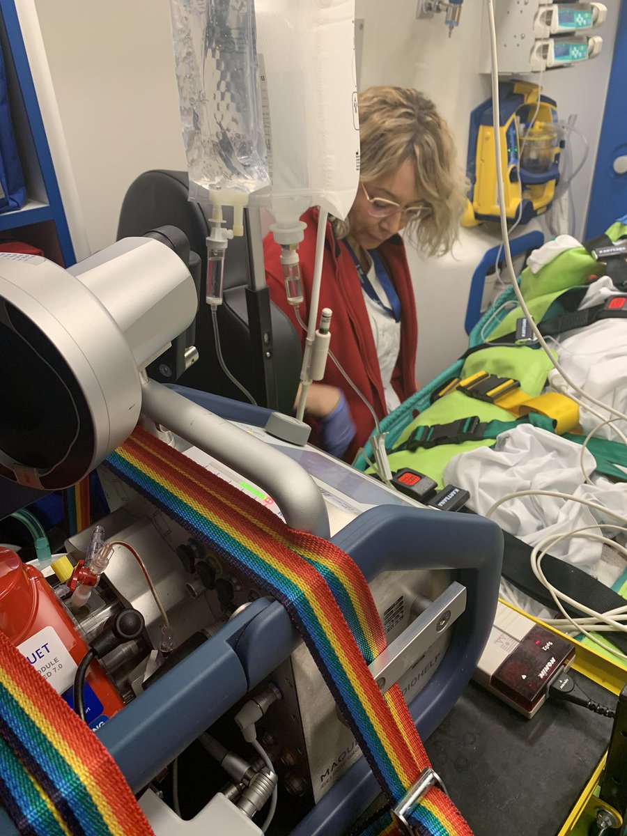 EduardArgudo's tweet photo. Hem començat 2020 amb el treball conjunt entre centres i equips per l’equitat @salutcat. Iniciat #ECMO VV pont a trasplantament pulmonar en pacient no intubat per equip @ECMOHUVH a @UCISantPau i trasllat a @vallhebron en colaboració amb @semgencat @ECMO_CanRuti. Gràcies @ONT_esp https://t.co/ilhiMUM6GE