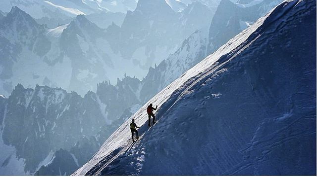 Prima di From 0 To Monte Bianco non sapevo nemmeno allacciare i ramponi. Da quel 2013 ne ho fatti di chilometri, sia in bici che di corsa. All'epoca non avrei mai immaginato che avrei puntato all'Everest! 🏔
●
●
●
🇬🇧 Before"From zero to Monte Bianco" … ift.tt/2FCNVvZ