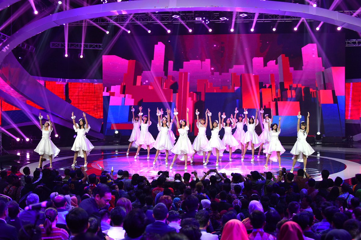 officialJKT48's tweet photo. Terima kasih untuk kalian yang sudah menyaksikan penampilan perdana Single Original JKT48 yang berjudul Rapsodi. Nantikan tanggal rilisnya ya! #JKT48Rapsodi https://t.co/COwj7Pyjuc
