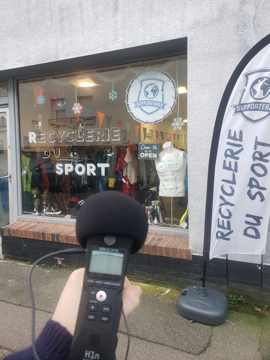 Marion_Simonn's tweet photo. J'ai enfilé ma bombe d'équitation pour enregistrer un nouvel épisode de #podcast de @SupporTerre la recyclerie du #sport ! à retrouver bientôt sur @MakeIt_Circular
🤾‍♀️⚽️🎾 https://t.co/pATTNkhj5J