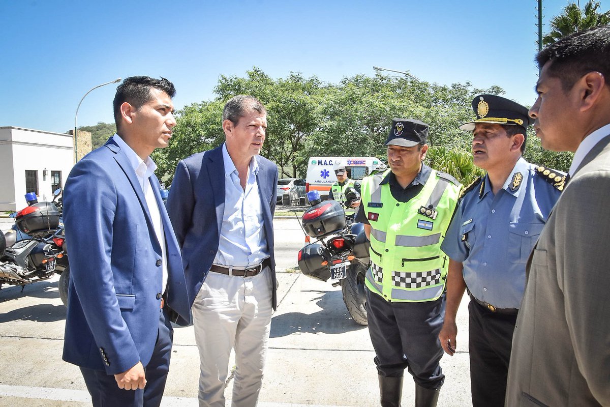 Se puso en marcha el operativo Verano Seguro. ☀️👮‍♂️🚔

El Ministerio de Seguridad lanzó el operativo Verano Seguro que se extenderá hasta el 10 de marzo. Se fortalecerá el trabajo preventivo y operativo en la provincia. Se intensificarán los controles viales y de alcoholemia ➡️