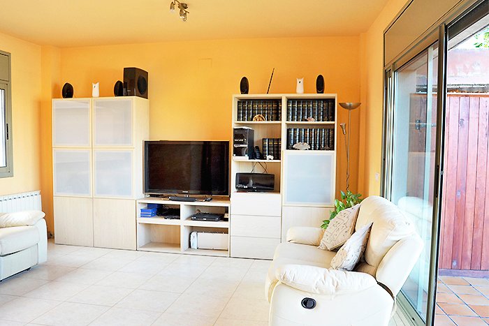 TwoKeysBCN's tweet image. Se vende espectacular ático amueblado en Gorg, Badalona. Excelente ubicación, se encuentra a 5 minutos del metro y del autobús, supermercados y farmacias, a 8 minutos del ayuntamiento,a 10 minutos de la playa y del tren

REF.: 1339