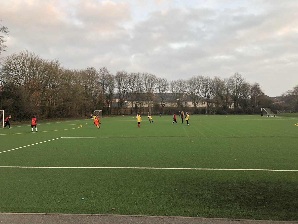 LinkUpPlay2017's tweet image. Back delivering at @thecrescentprim today, where it all started 4 years ago as a @SolentCIP 🎓

Two very enjoyable SPAG focussed football sessions with Year 5 and 6 ⚽️🧠💡