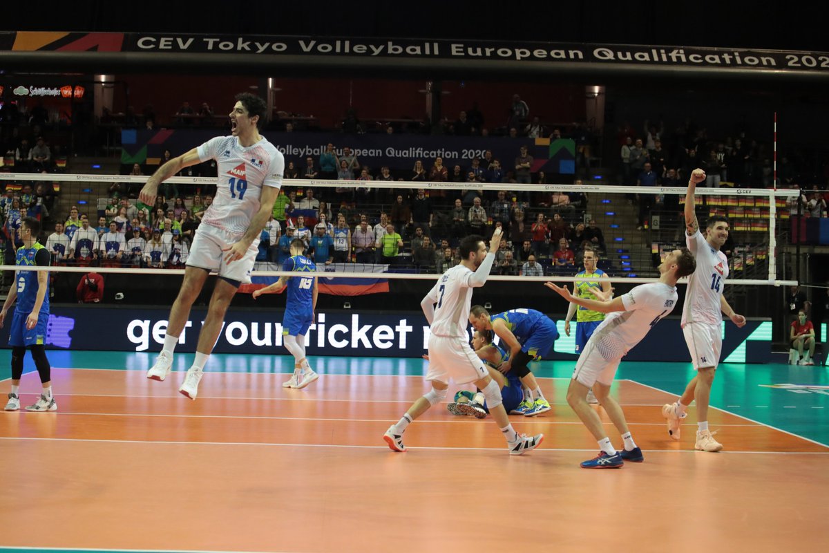 la chaine L'Équipe (@lachainelequipe) on Twitter photo 🎁 Jeux-concours 🎁
Pour la finale du TQO de volley, deux très beaux lots à gagner : un ballon et un maillot dédicacés par tous les joueurs de l’équipe de France !
Pour participer 👉 RT + follow <a href="/lachainelequipe/">la chaine L'Équipe</a>
Le tirage sera effectué demain, bon match à tous ! 🎁 Jeux-concours 🎁
Pour la finale du TQO de volley, deux très beaux lots à gagner : un ballon et un maillot dédicacés par tous les joueurs de l’équipe de France !
Pour participer 👉 RT + follow <a href="/lachainelequipe/">la chaine L'Équipe</a>
Le tirage sera effectué demain, bon match à tous !