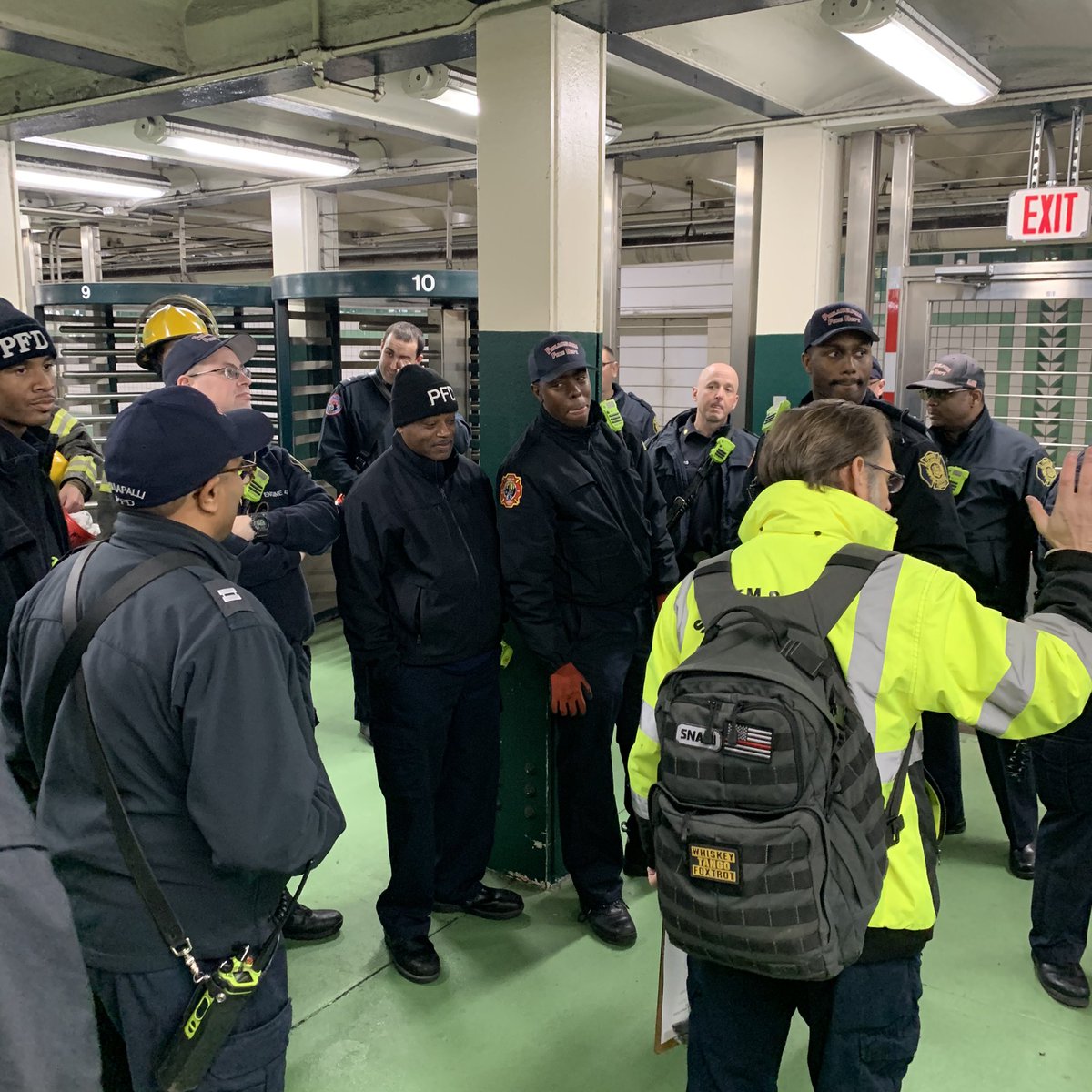 CAWallis188's tweet photo. Underground/subway safety and familiarisation training today with John Townsend from @SEPTA. #Squrt43 #Ladder9 #Battalion4 #Engine1 #Ladder5 #Engine8 #Medic35 #BPlatoon @PhillyFireDept @IAFF22 @ThielAdam https://t.co/dZg3RtnRmL