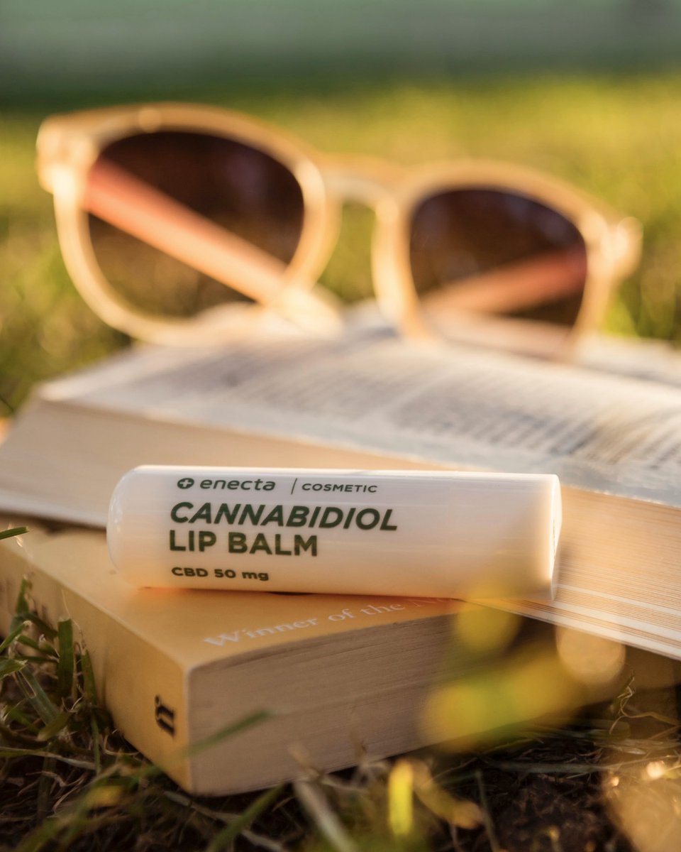 wethebudders's tweet photo. Cannabis studies ensure that it can act in the body, giving rise to benefits on human health. 
Very interesting post in our website about CBD uses in the pharmaceutical sector, full post: https://t.co/E4hfuiPWaW
#budders #cannabishealth #cannabistech #CBD @WriteWeed https://t.co/WzP7wzMaks