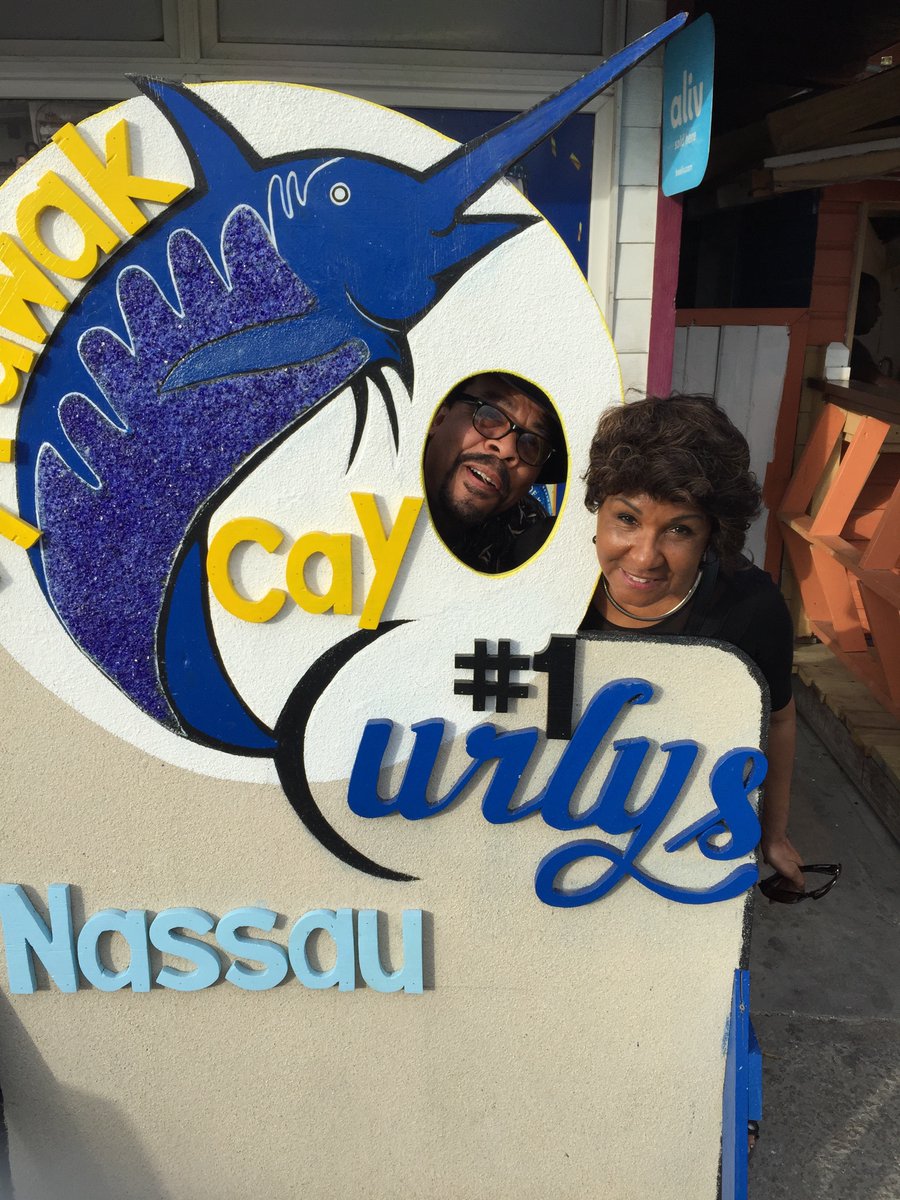 DrBeverlyEagle's tweet photo. #FHDBahamas
Allen & Beverly Eagle Rogers & Michael & Verneda Chaney at Curly’s- Fish Fry Area! Nassau near Downtown. https://t.co/CD4JHW3tRC