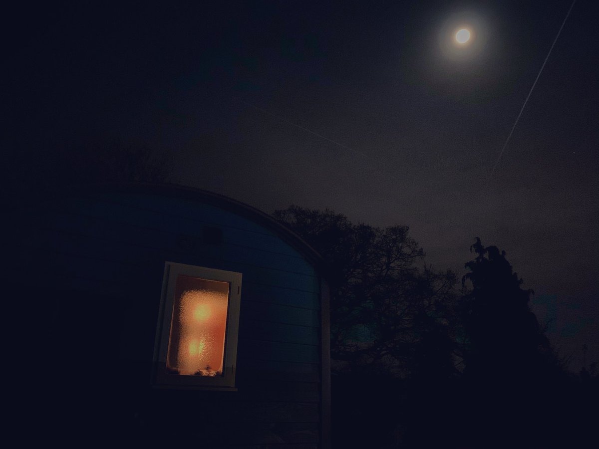 Very bright moon in the sky over my @shepherdhuts tonight. #tinyhouse #shepherdhut #tinyhome #sky #moon #fullmoon #light #home #night #nightsky