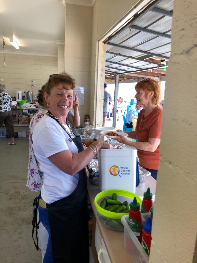 Mel is from Cobargo, New South Wales which was hit hard by the fires in Australia. She loves dishing out fresh salad🥬 Last night, Mel was able to sit down with her family for the first time in 9 days for a proper meal. #ChefsForAustralia