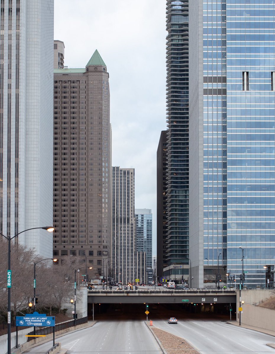 mcgilleric_'s tweet photo. a few pictures from chicago. https://t.co/VAPq6PljIS