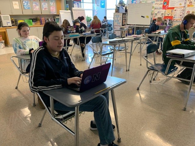SusanSegaloff's tweet photo. 8th Graders hard at work researching Maya Angelou &amp; her poem "Caged Bird" for meaning through history and symbolism. @SusanSegaloff  #NMSLancersLead https://t.co/5nfOlJQLUk
