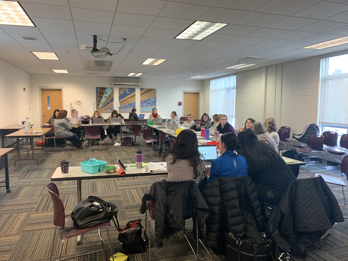 cmkelleyteach's tweet photo. Great PD with our awesome grade two team and Humanities Coordinator, Allison Straker ❤️ #rpspride @strakerREADS https://t.co/fsGUy7kXa4