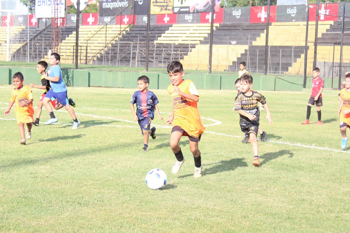 GuaraniEDF's tweet photo. ¡Sumate a la Colonia de los #MiniLegendarios! https://t.co/FS91ov3WuA