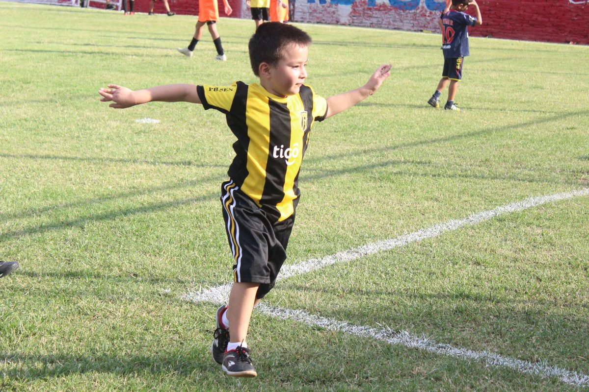 GuaraniEDF's tweet photo. ¡Sumate a la Colonia de los #MiniLegendarios! https://t.co/FS91ov3WuA