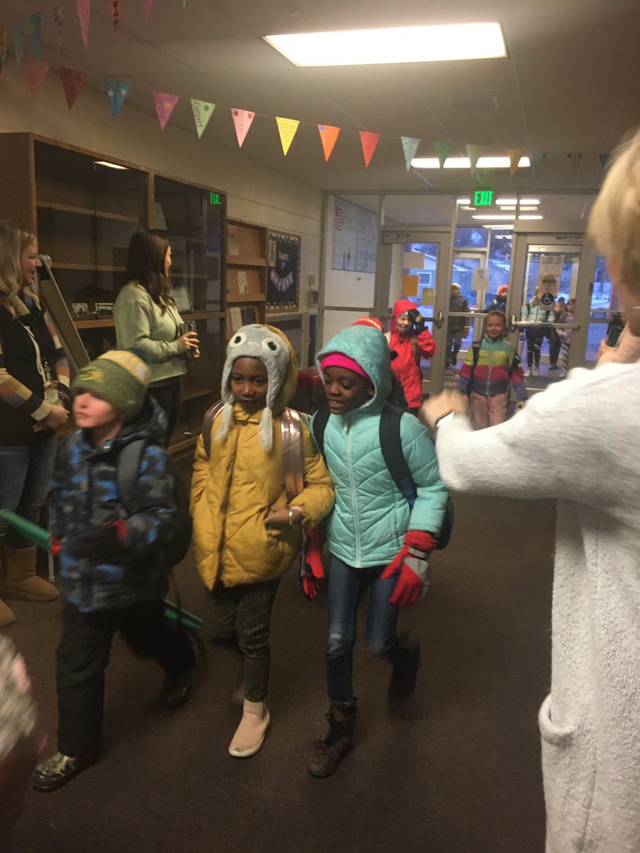 cklloyd87's tweet photo. Murphy Staff meeting students at the front door! 🐾Finding ways to connect with kids! 🐾#together #learnbps #murphybulldogs https://t.co/vuu5l9BiQa