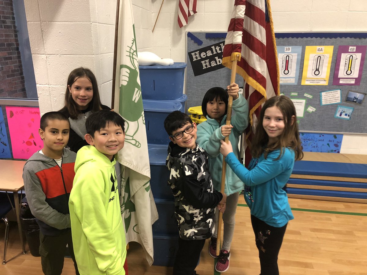 Molly Neumann tweet media