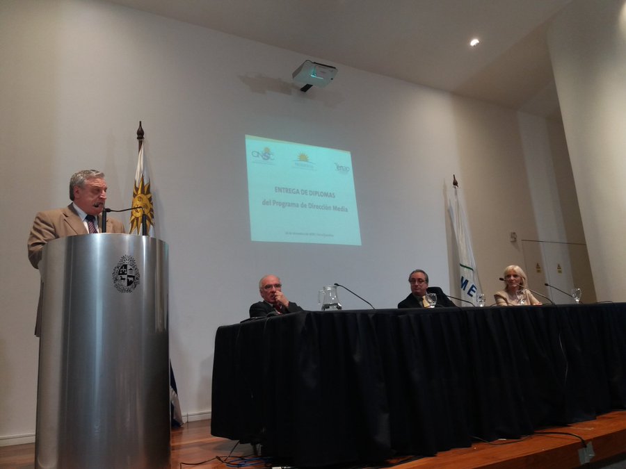 Tinchorgz's tweet photo. En @infocapitaluy..

..Scavarelli: nuevas presupuestaciones son previas a elecciones.
..IM: monopatines Lime no sale de mercado por regulación.
.."Jóvenes a programar" abrió inscripciones.
..nota: Fernando Amado, política y su libro "La máscara de la diversidad".

En @TVCIUDADuy. https://t.co/bVZ1uPr1Gx