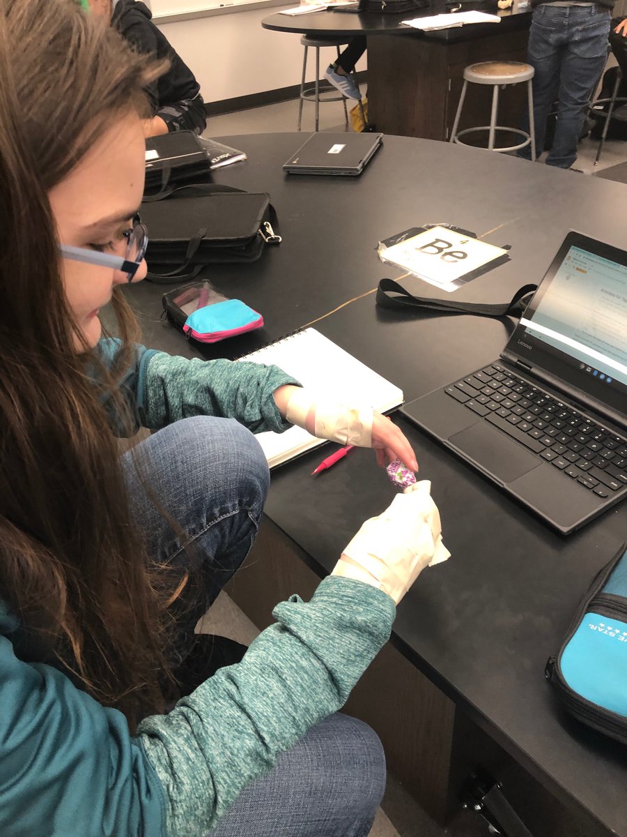 XanthiaVanderf2's tweet image. So many exciting labs happening in 7th grade science this week.  Taping our thumbs for our thumb adaptation lab and learning how to adapt. #soaringintoscience #hofiushawks 👍🏻👍🏻👍🏻