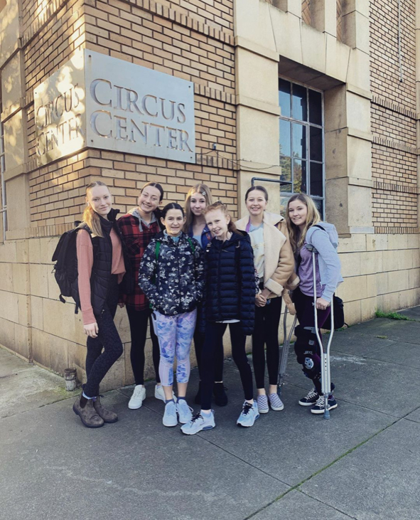 edgeschool's tweet photo. A few photos from our Grades 7-9 dance trip to San Francisco. Our dancers trained at the San Francisco circus school and with Alonzo Kings! #EdgeSchool #EdgeDance https://t.co/aE5nVNu8SW