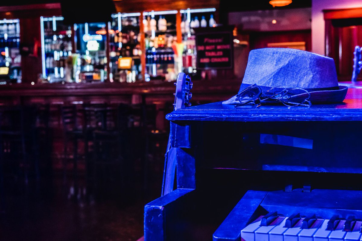 KCPLDistrict's tweet photo. Did you know there’s going to be a full moon tonight? It also happens to be called the wolf moon. If that isn’t a sign that you HAVE to spend this Friday at @howlkc then I don’t know what is..🌝
#kcpldistrict #weekend #fullmoon #nightlife #kcmo #fun https://t.co/7E3oOlFZuc