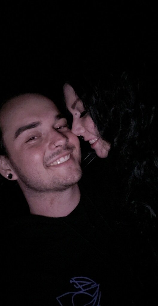Plomptorkey's tweet photo. Like Lovers Entwined 🖤 https://t.co/Jck4q9UOBD