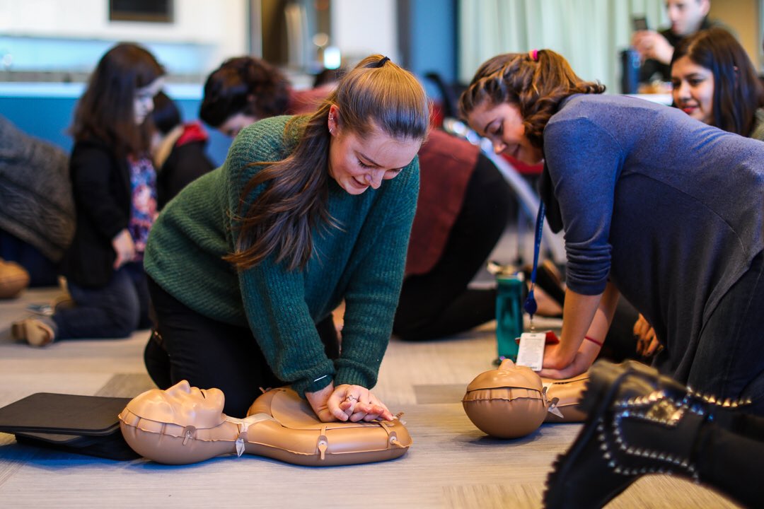AmericanHeartMA's tweet photo. We trained our friends at @onebraveidea in Hands-Only CPR this week. Thanks for taking the time to learn this lifesaving skill! https://t.co/TBvXKcbv5e