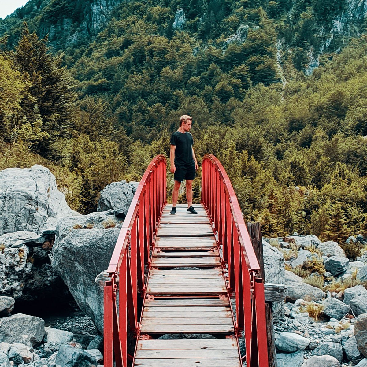 Turned 23 today, also just hit 10M total streams on Spotify! Couldn't ask for a better birthday present! 🎉