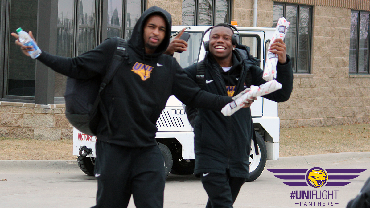UNImbb's tweet photo. Springfield here we come!✈️
#UNIFlight
#UNIFight https://t.co/yo30rnHXcV