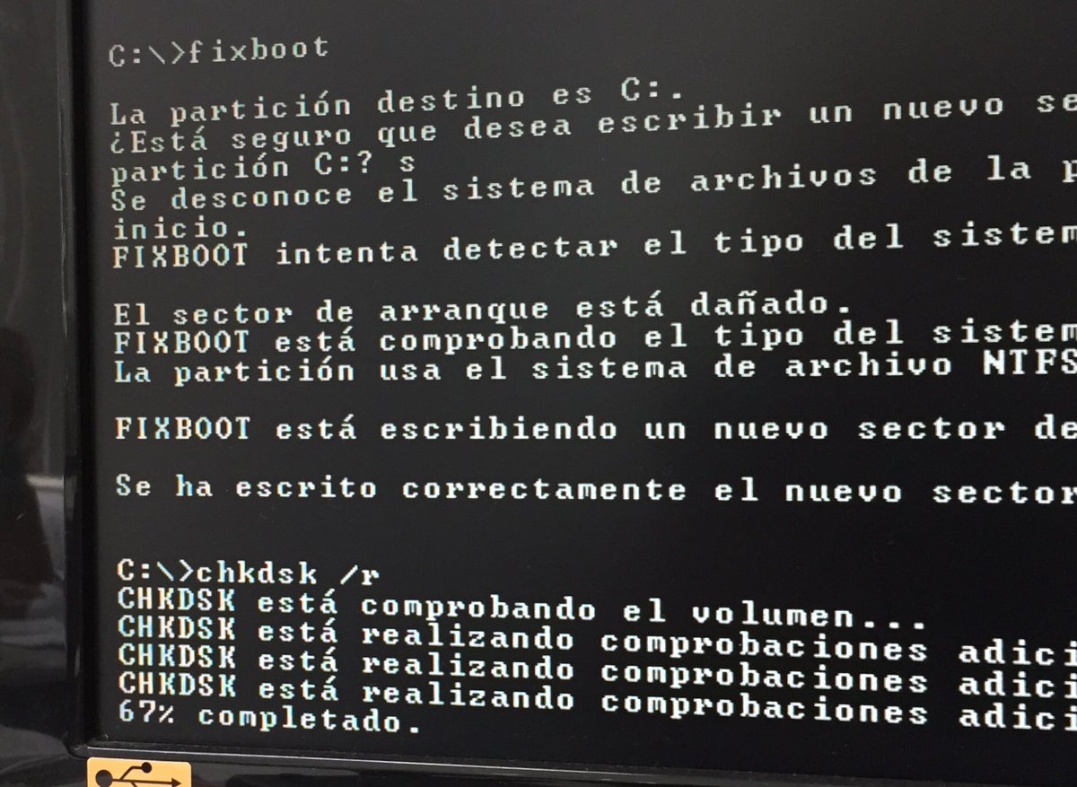 JoseTrigos's tweet image. Los viernes son así #CHKDSK #FIXBOOT #WINDOWS