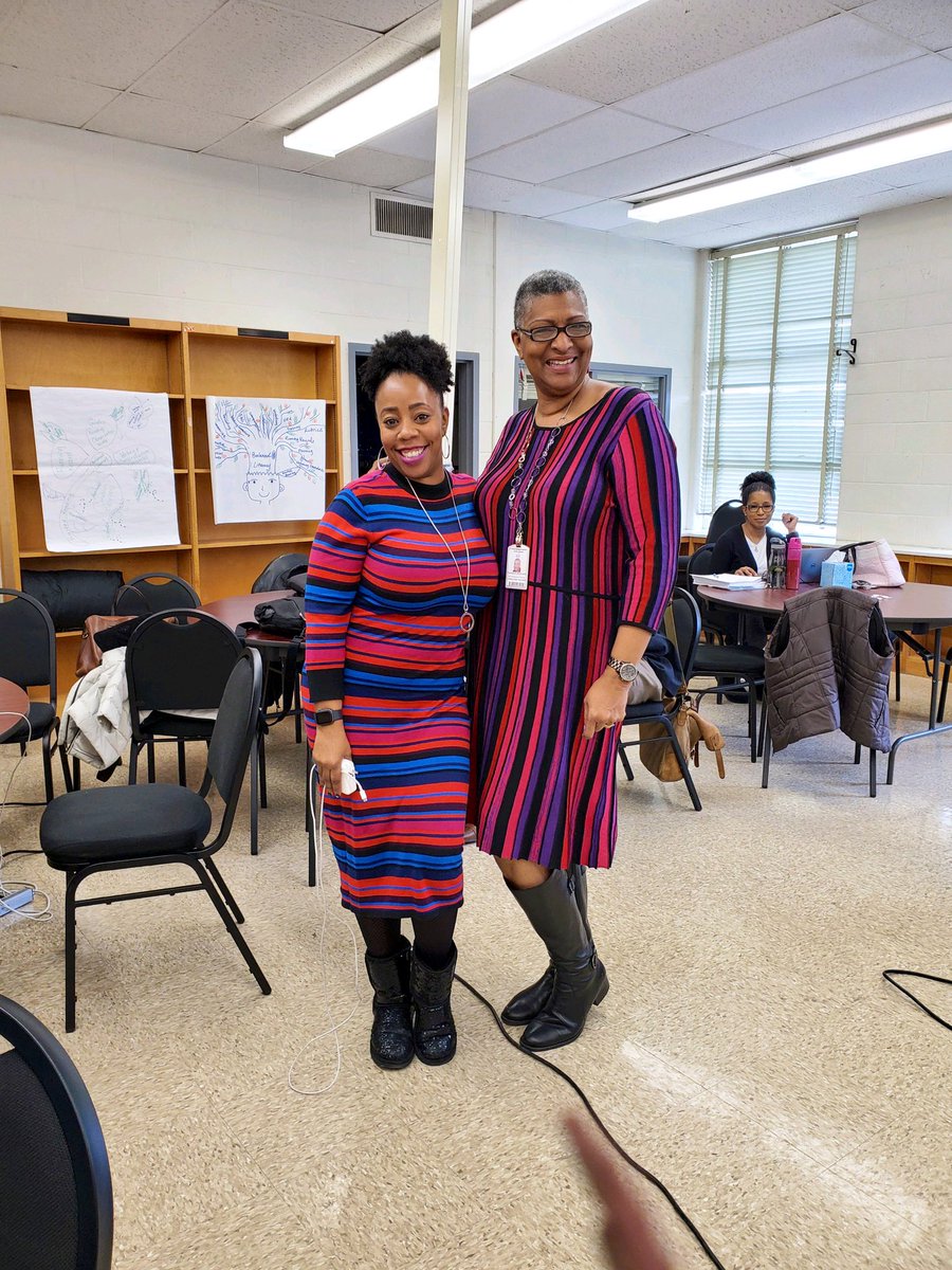 PDLadyConsults's tweet photo. Great minds 🧠think alike💕 @pgcpsPAR 💚 #PARStrong #Up2PAR 🏌🏽♀️⛳️ @DrMoLamar1 @sampson_anto https://t.co/JsRInLjwxv