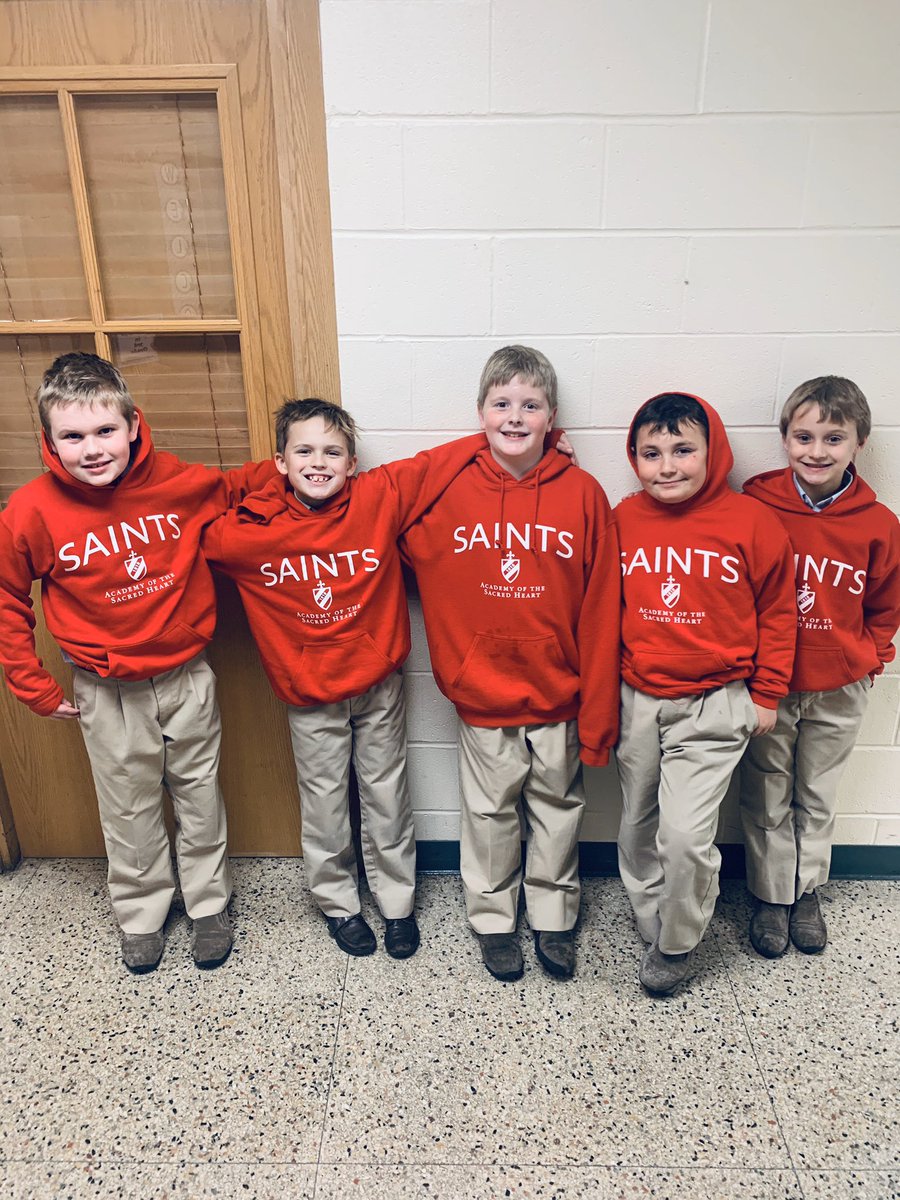 Tyree3rdClass's tweet photo. Spirit Day!!! ❤️@ash1818 https://t.co/1a0CBhioQm