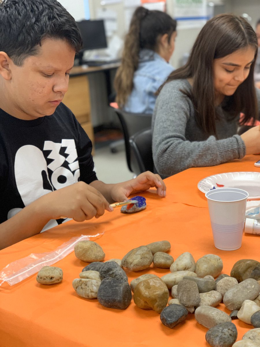SUHSD_Unified's tweet photo. Unified Leaders working on their Kindness Rocks. This is a great and easy activity for your club meetings or during Spread the Word Week 
#inclusionrevolution #choosetoinclude #wearesosc #generationunified #playunified https://t.co/xwOqFeokko