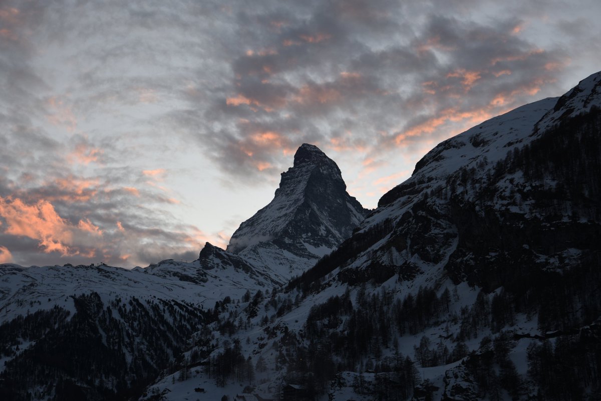 Sunset on the Matterhorn 
#zermatt 
#wallis 
#skischule