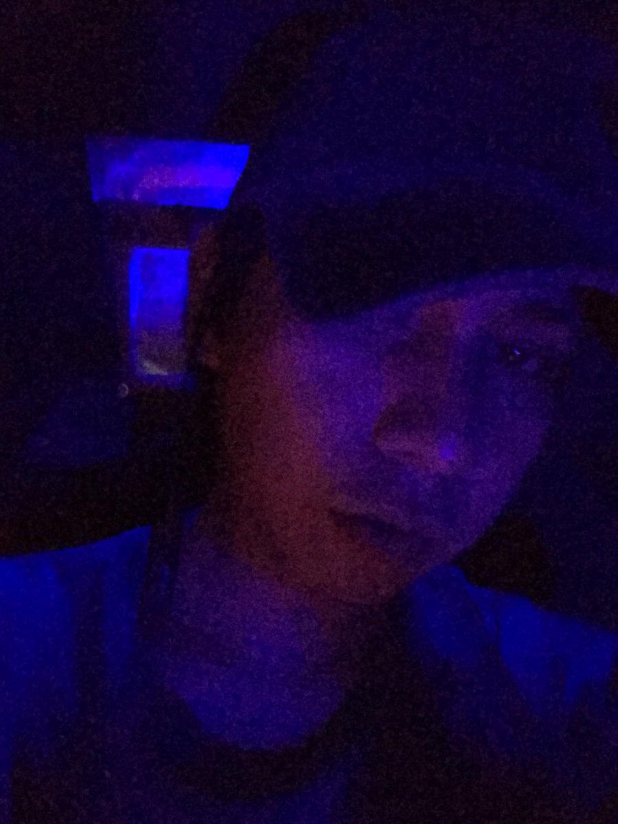 kurvP's tweet photo. Gusto ko lang yung ilaw sa tric. 😂😂😂 g.night.... https://t.co/rfCLzifjWB