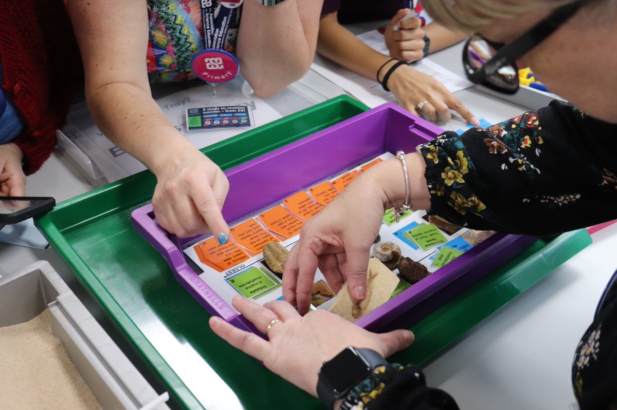 Gratnells's tweet image. We had yet another successful primary #WhatsInMyTray workshop with @DrBiol this afternoon at #ASEConf2020 in Reading. Lots of bright colours and excited faces! Thank you to all who attended 🙂 #ASEtechs #ASEConf