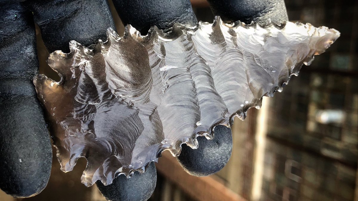 peterpcullen's tweet photo. #obsidian #projectilepoint #flintknapping https://t.co/7N2essnFPh