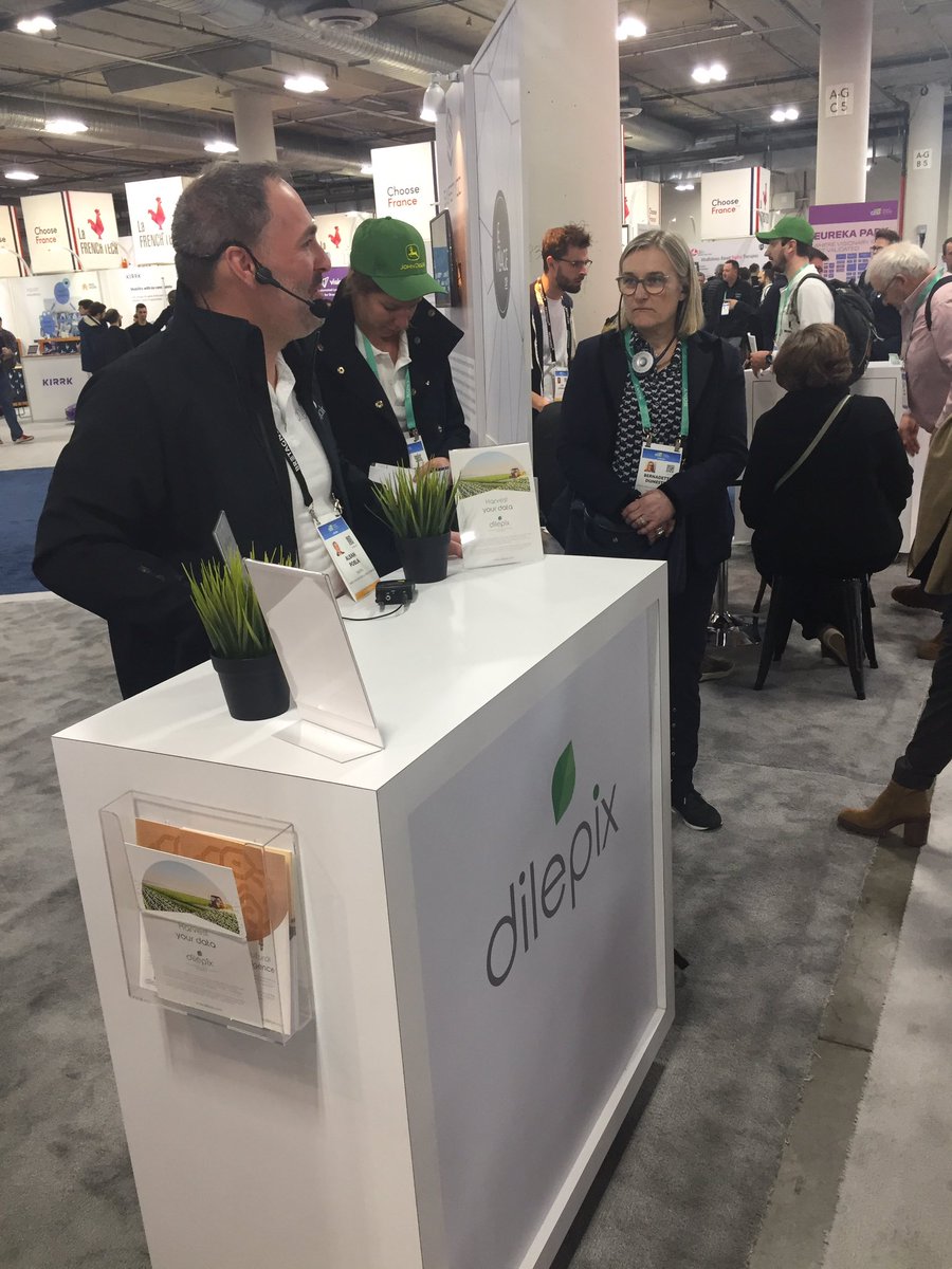 DilepixLIVE's tweet photo. J+4 au #CES2020 pour @DilepixLIVE. Pas de repos en ce dernier jour de salon pour la team. Présentation de nos solutions pour détecter de façon très précise les menaces et opportunités dans les cultures et les #élevages.
#startup #IA #BretagneCES2020 @VillageCA35 #crop #farming https://t.co/d3KjKrn66Y