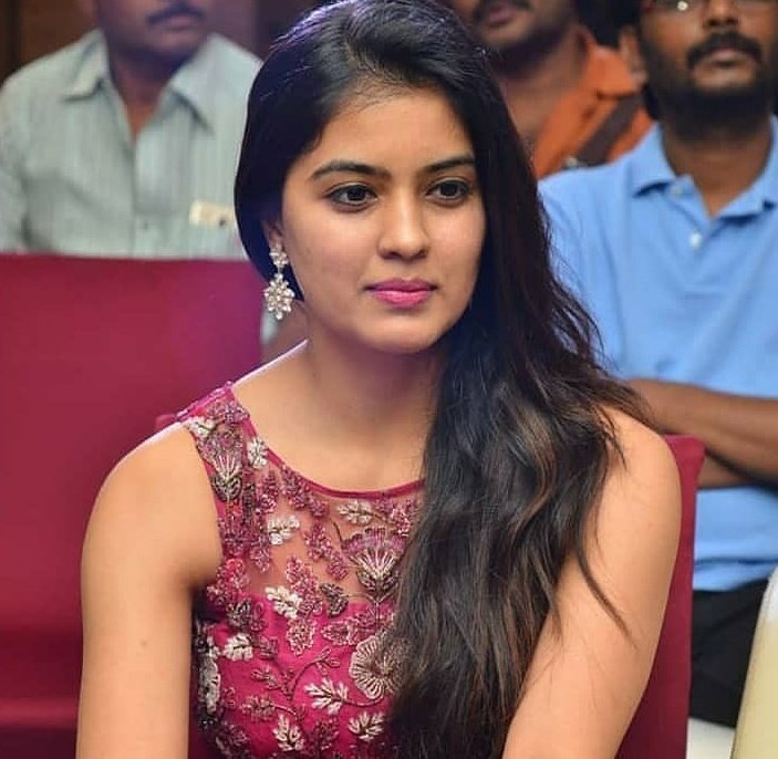 actress_cornerr's tweet photo. அழகு என்ற வார்த்தைக்கு
புது அர்த்தம் தந்தவளே..
உன் அழகை கண்ட பிறகுதான்
அதில் ஒளிந்துள்ள அர்த்தத்தை
நான் அறிந்தேன்.. https://t.co/hgTP51V8SO